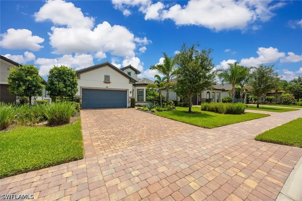 2738 Aviamar Circle Naples FL 34114