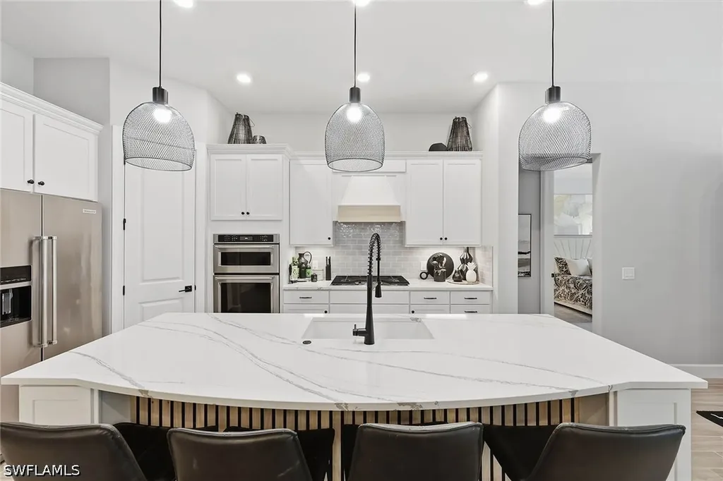 2738 Aviamar Circle Naples FL 34114