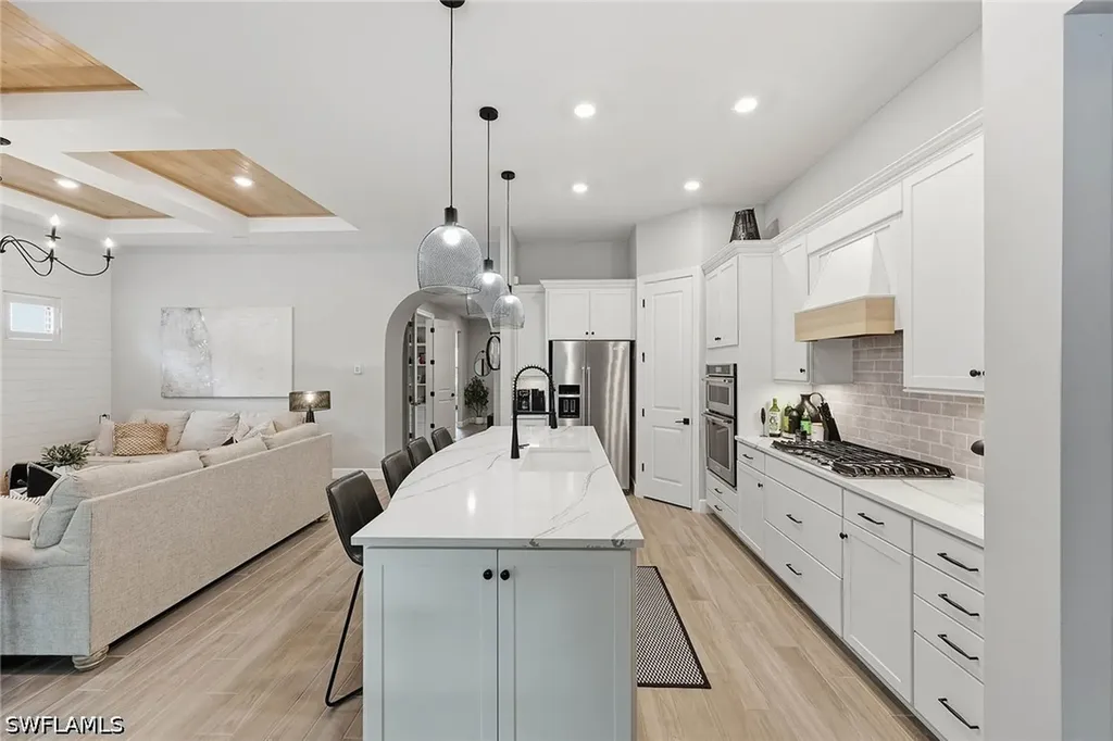 2738 Aviamar Circle Naples FL 34114