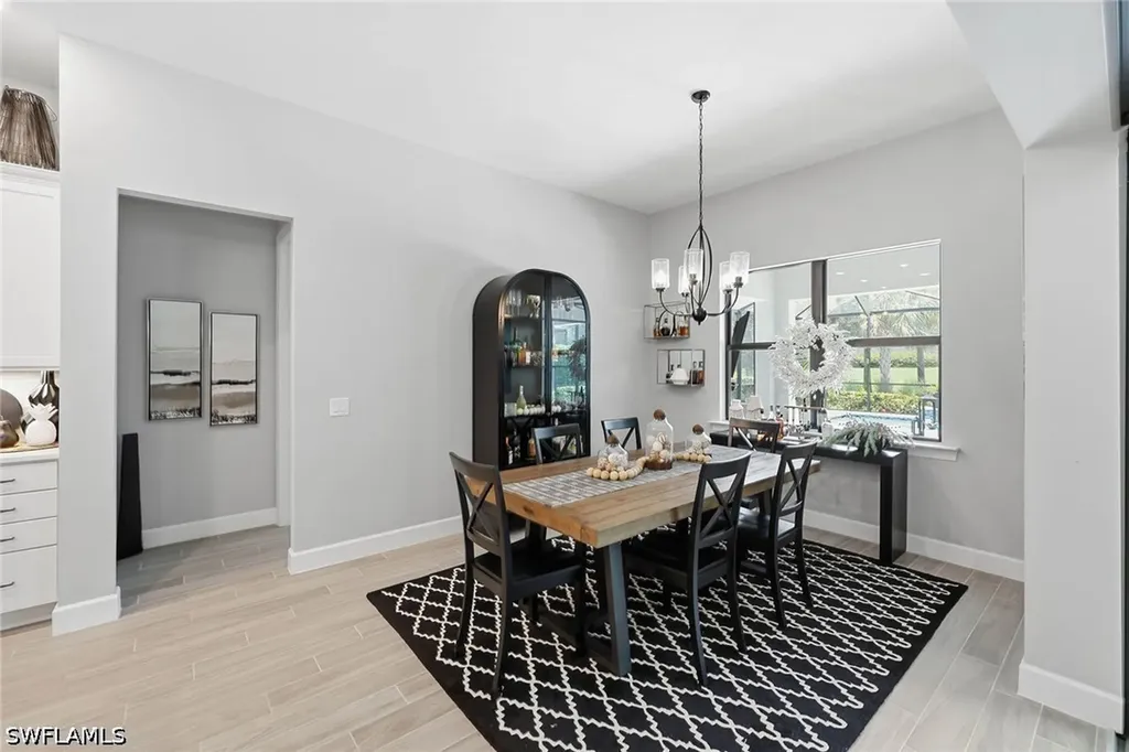 2738 Aviamar Circle Naples FL 34114