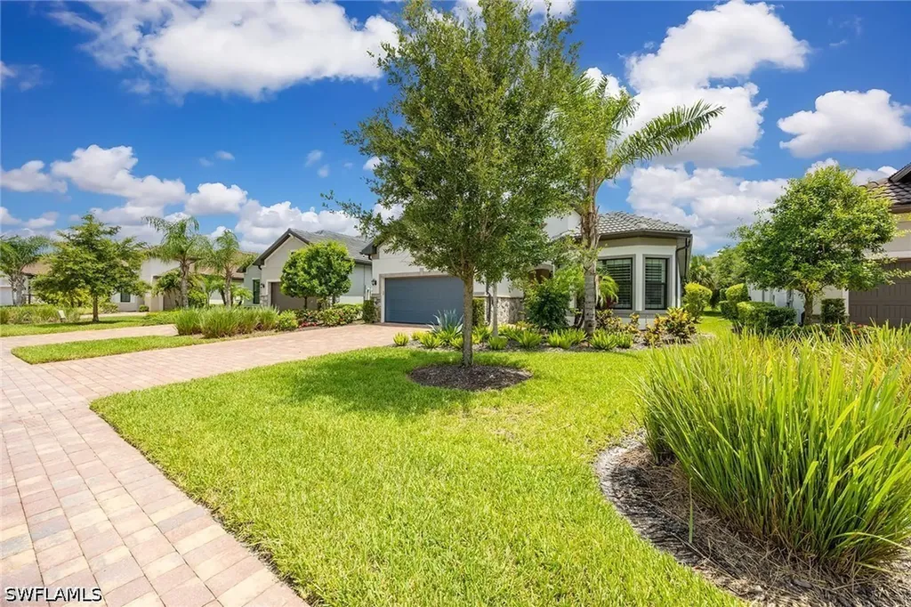2738 Aviamar Circle Naples FL 34114