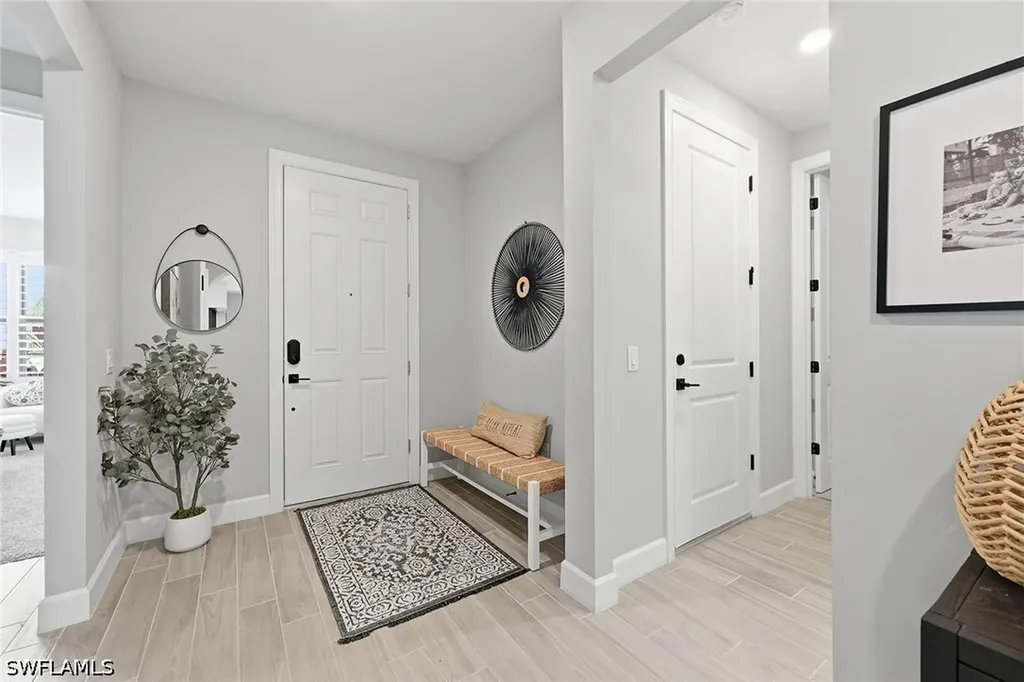 2738 Aviamar Circle Naples FL 34114