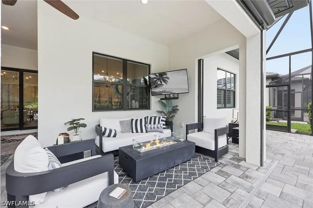2738 Aviamar Circle Naples FL 34114