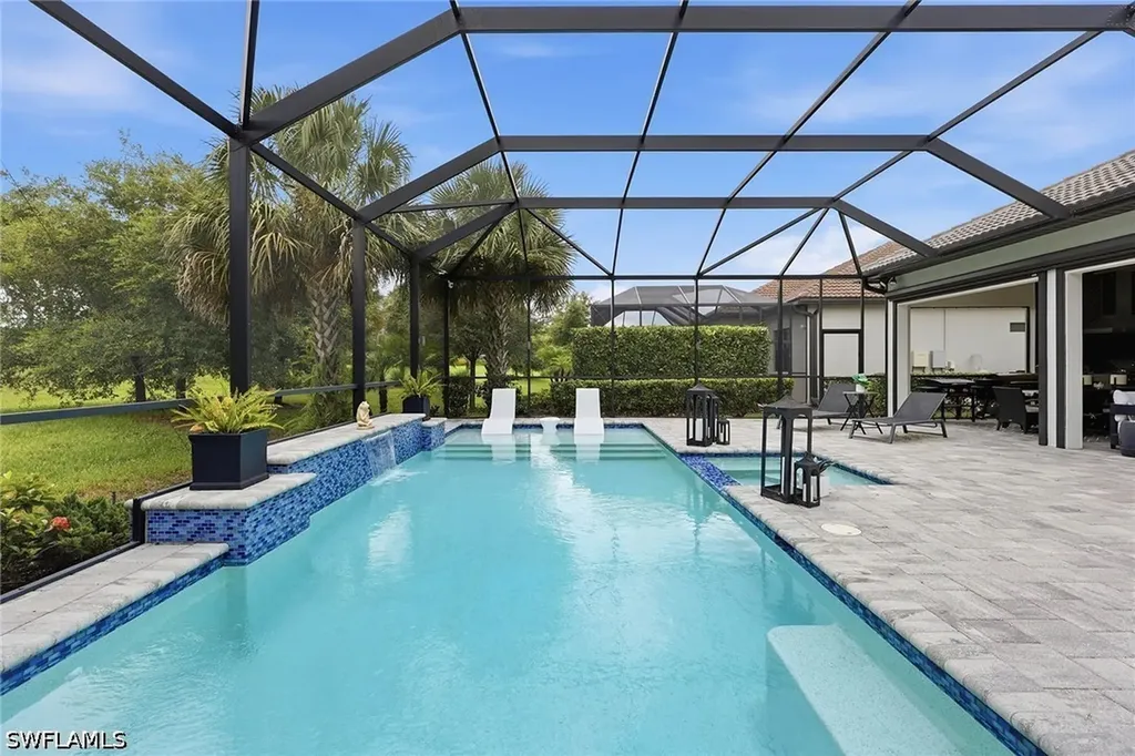 2738 Aviamar Circle Naples FL 34114