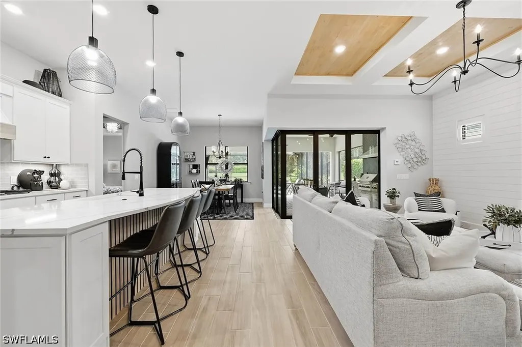 2738 Aviamar Circle Naples FL 34114