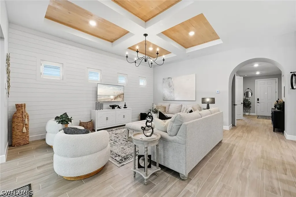 2738 Aviamar Circle Naples FL 34114