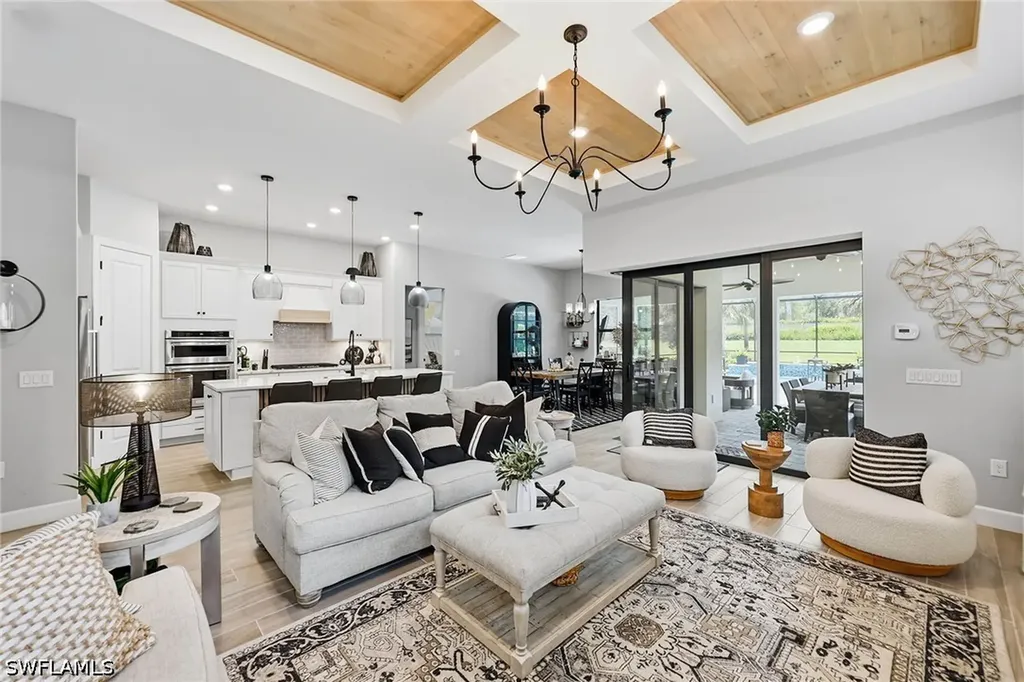 2738 Aviamar Circle Naples FL 34114