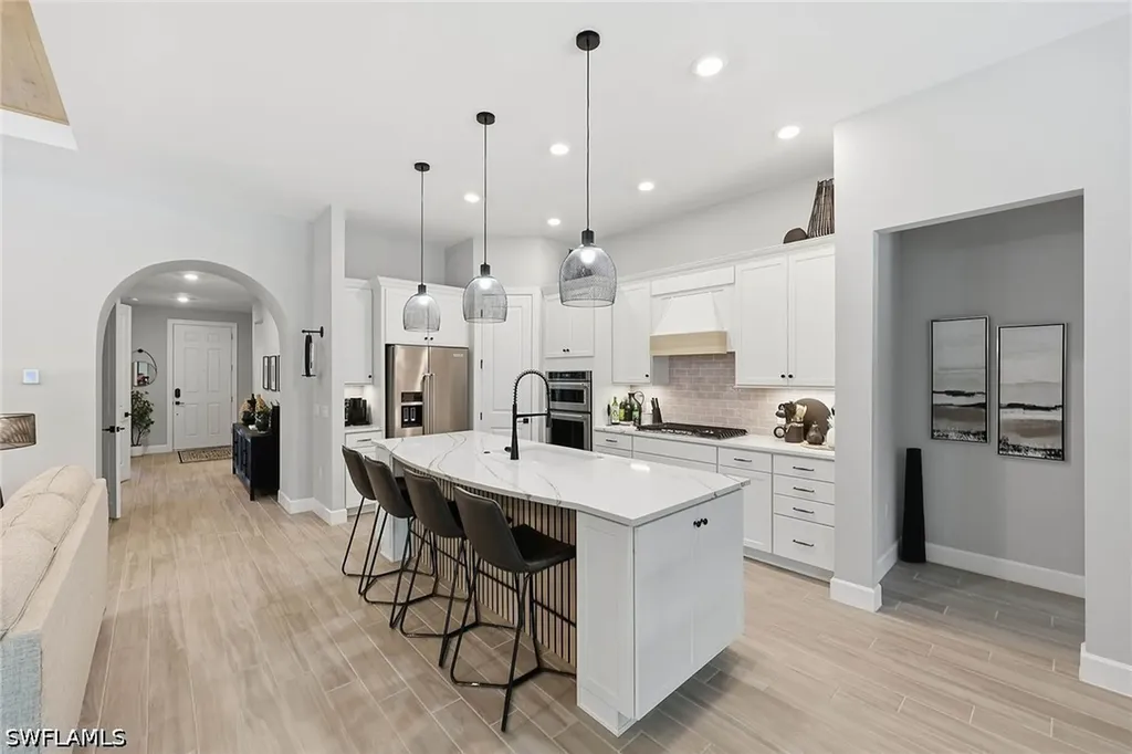 2738 Aviamar Circle Naples FL 34114
