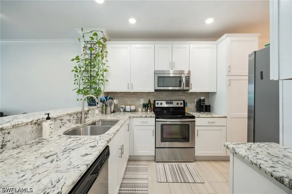 15122 Palmer Lake Circle Naples FL 34109