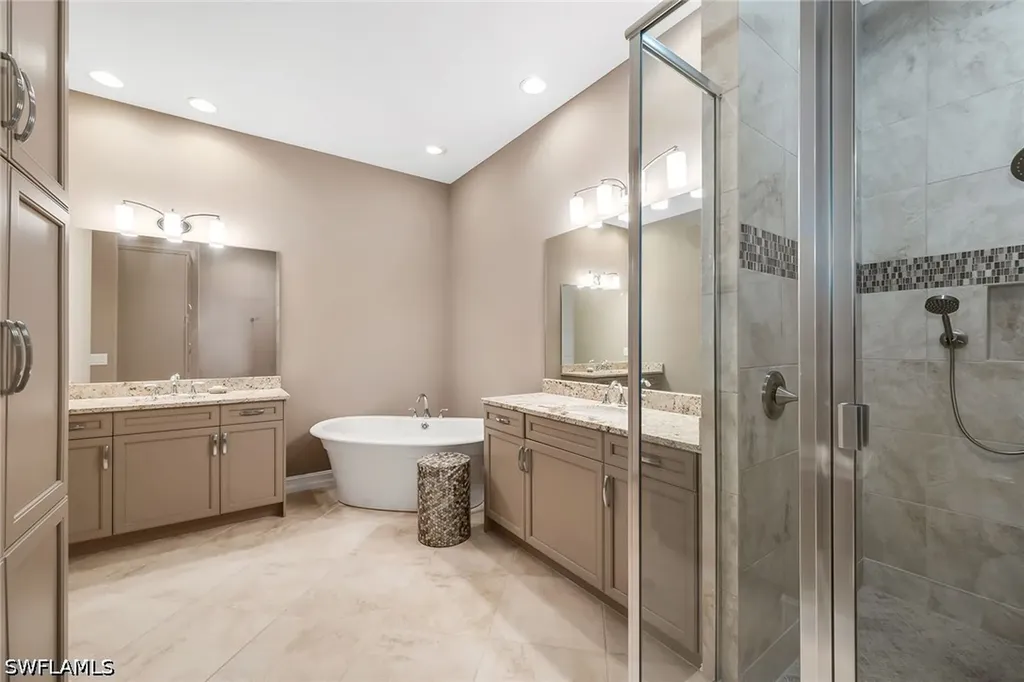 7825 Hawthorne Drive Naples FL 34113