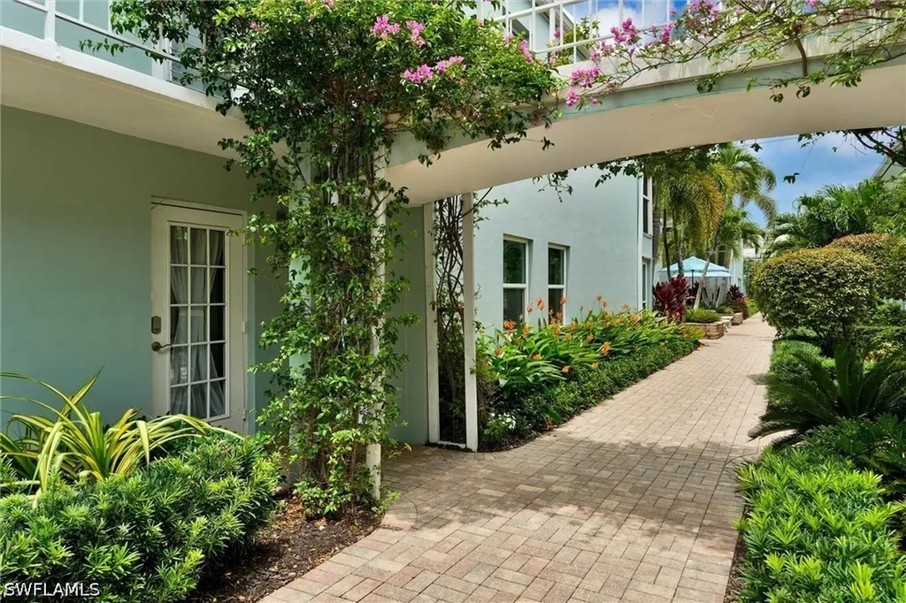 631 12th Avenue S Naples FL 34102