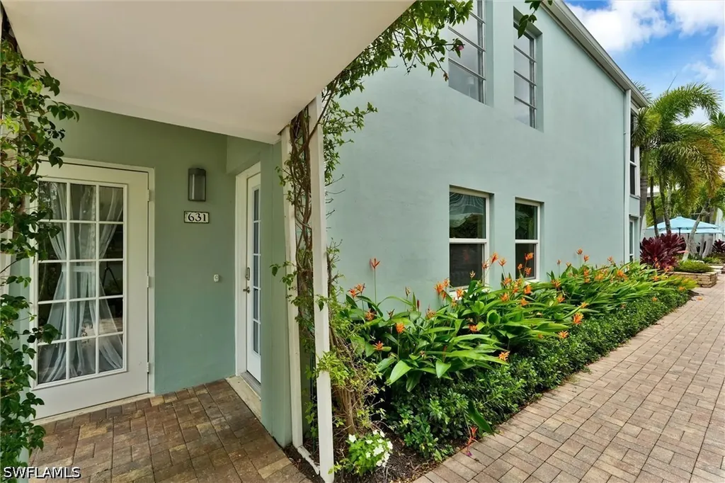 631 12th Avenue S Naples FL 34102