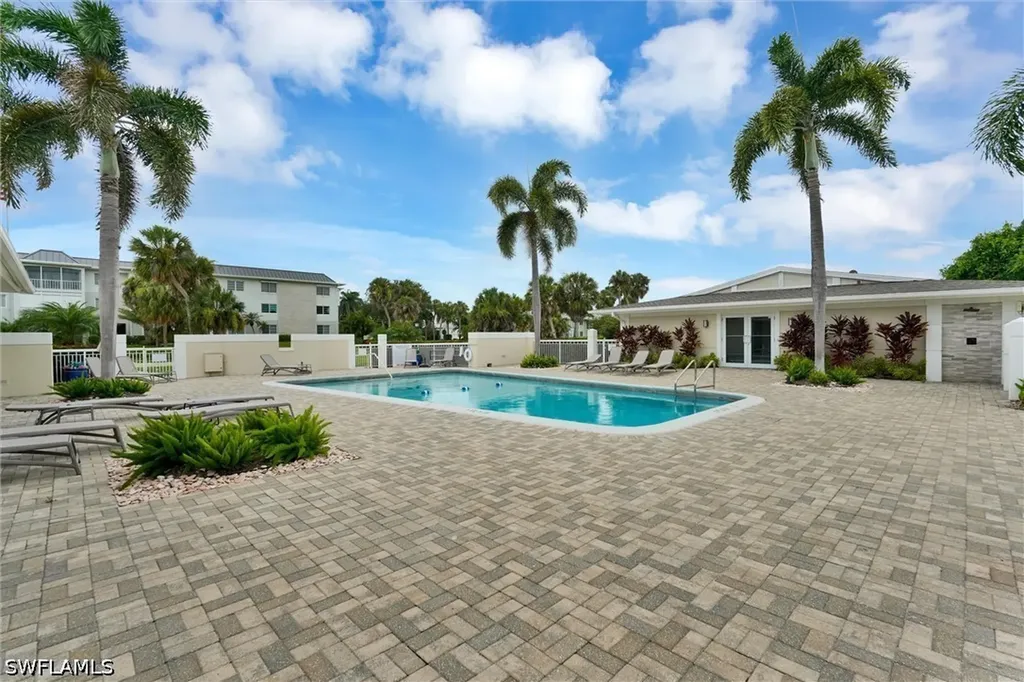 631 12th Avenue S Naples FL 34102