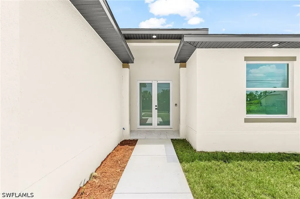 748 Chestnut Street E Lehigh Acres FL 33974