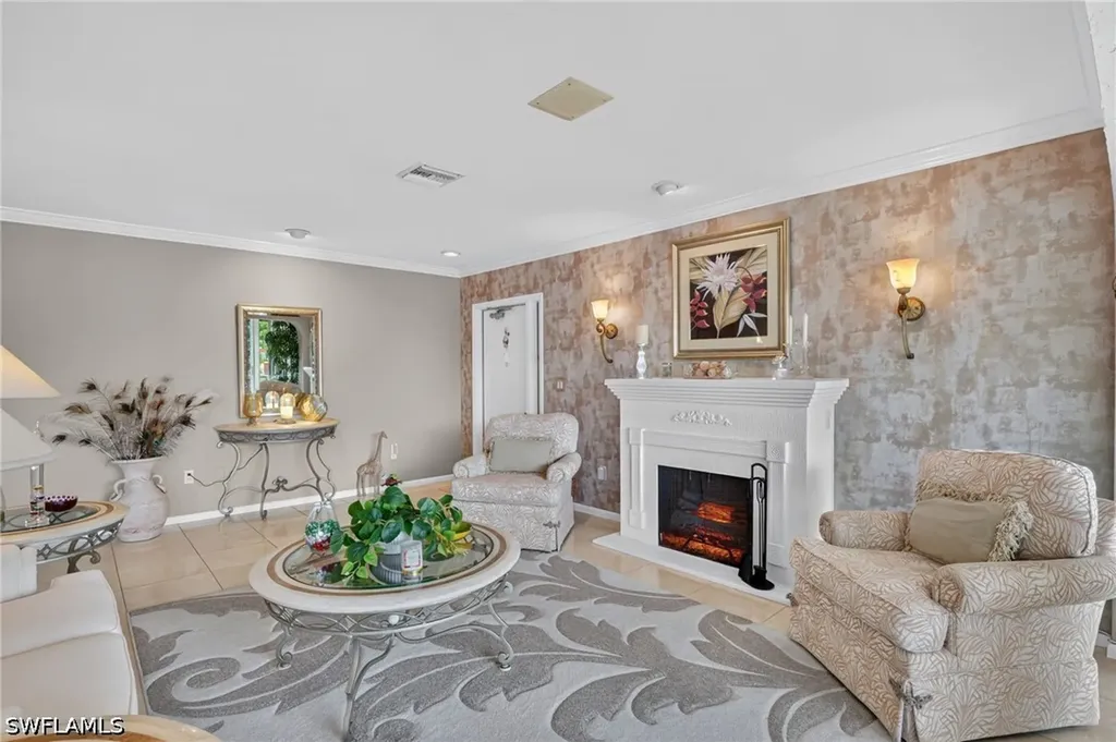 4025 SE 19th Place Cape Coral FL 33904