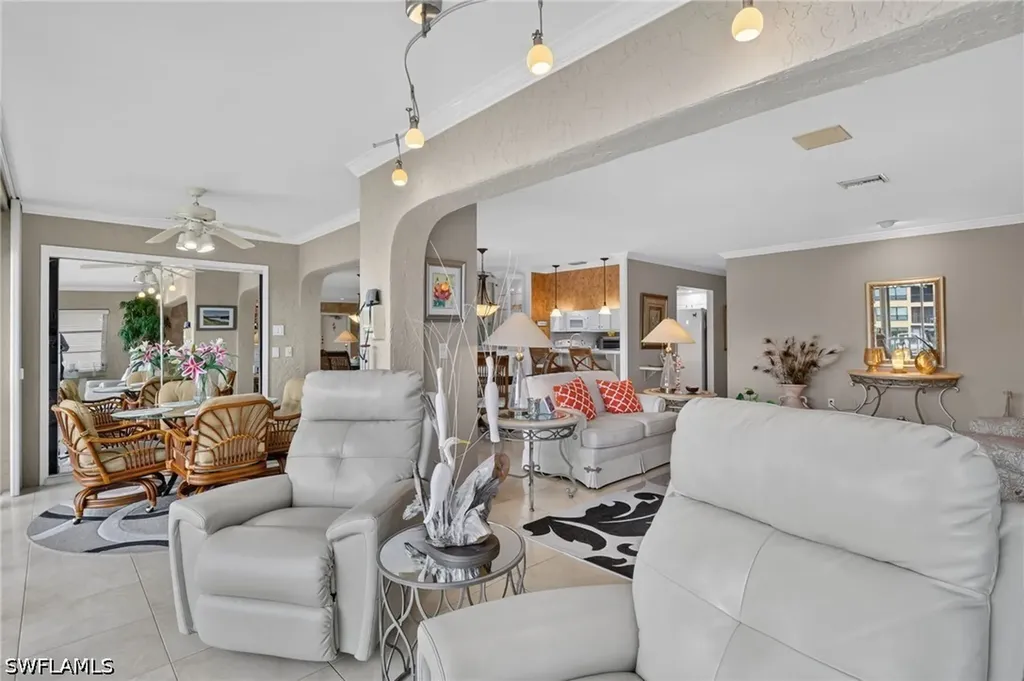 4025 SE 19th Place Cape Coral FL 33904