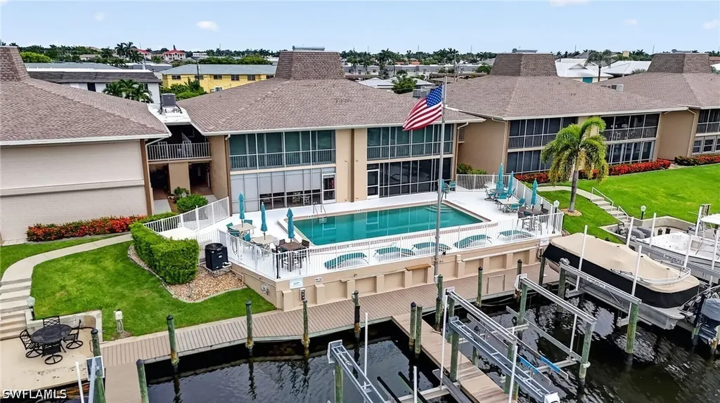4025 SE 19th Place Cape Coral FL 33904
