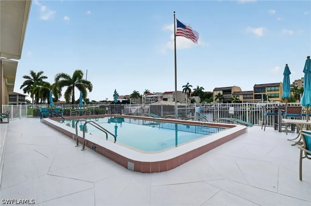 4025 SE 19th Place Cape Coral FL 33904