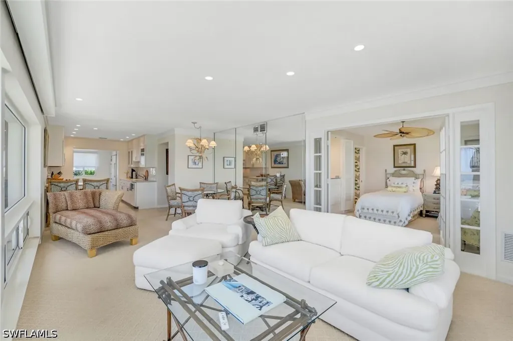 1851 Gulf Shore Boulevard N. Naples FL 34102