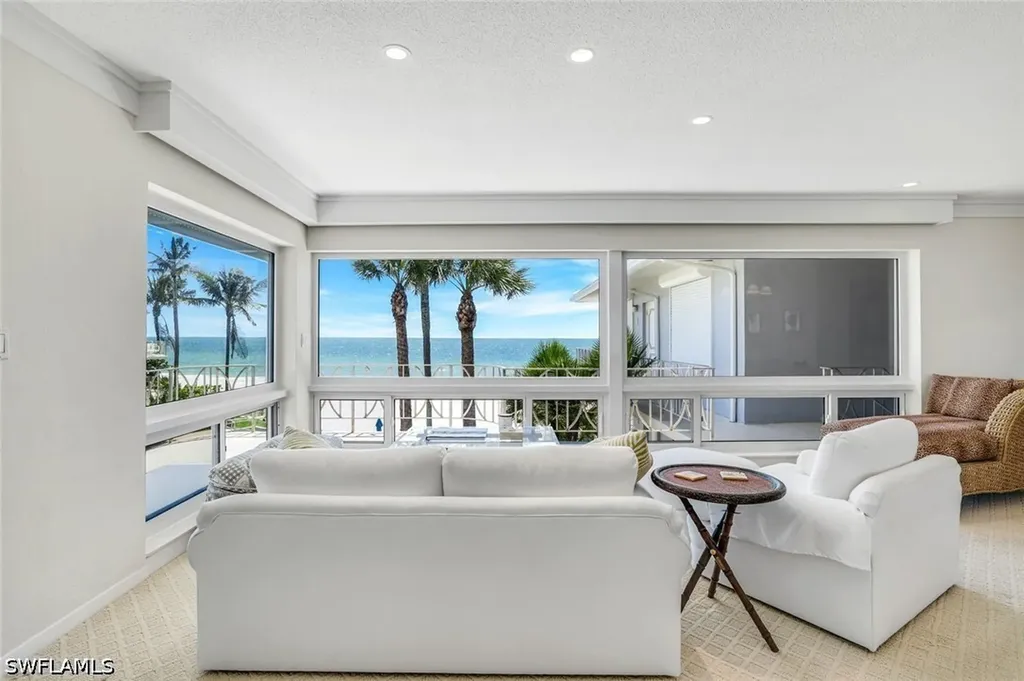 1851 Gulf Shore Boulevard N. Naples FL 34102
