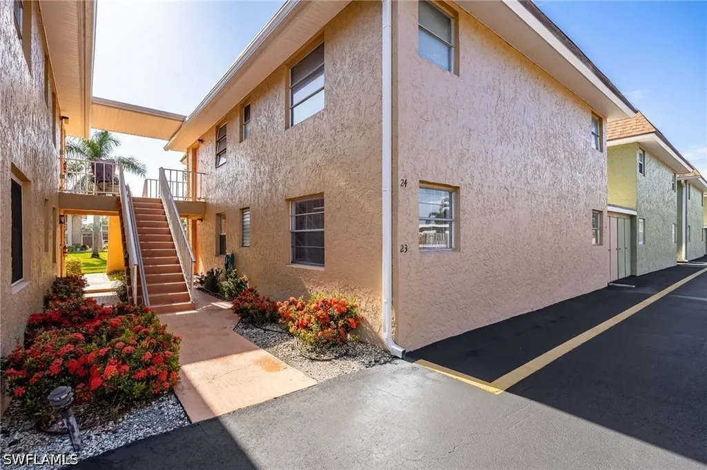 1400 Pompei Lane Naples FL 34103