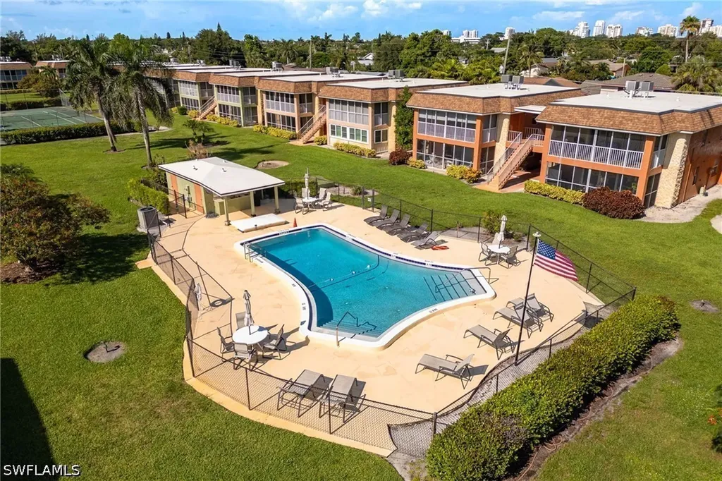 1400 Pompei Lane Naples FL 34103