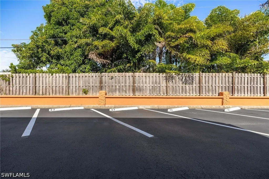 1400 Pompei Lane Naples FL 34103