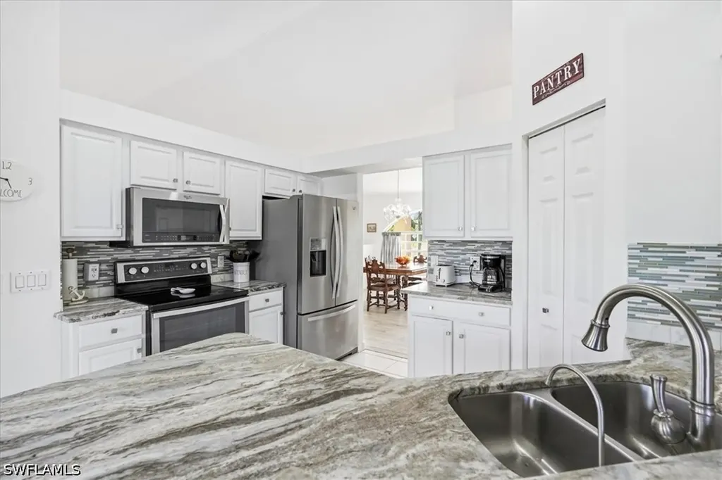 1702 SE 11th Avenue Cape Coral FL 33990