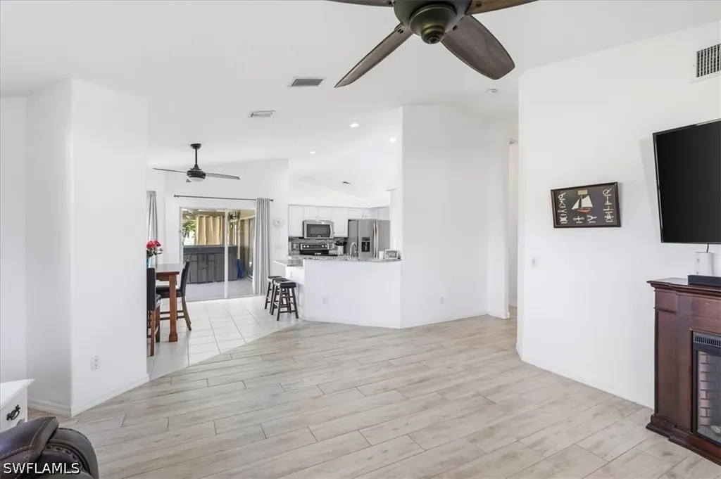1702 SE 11th Avenue Cape Coral FL 33990