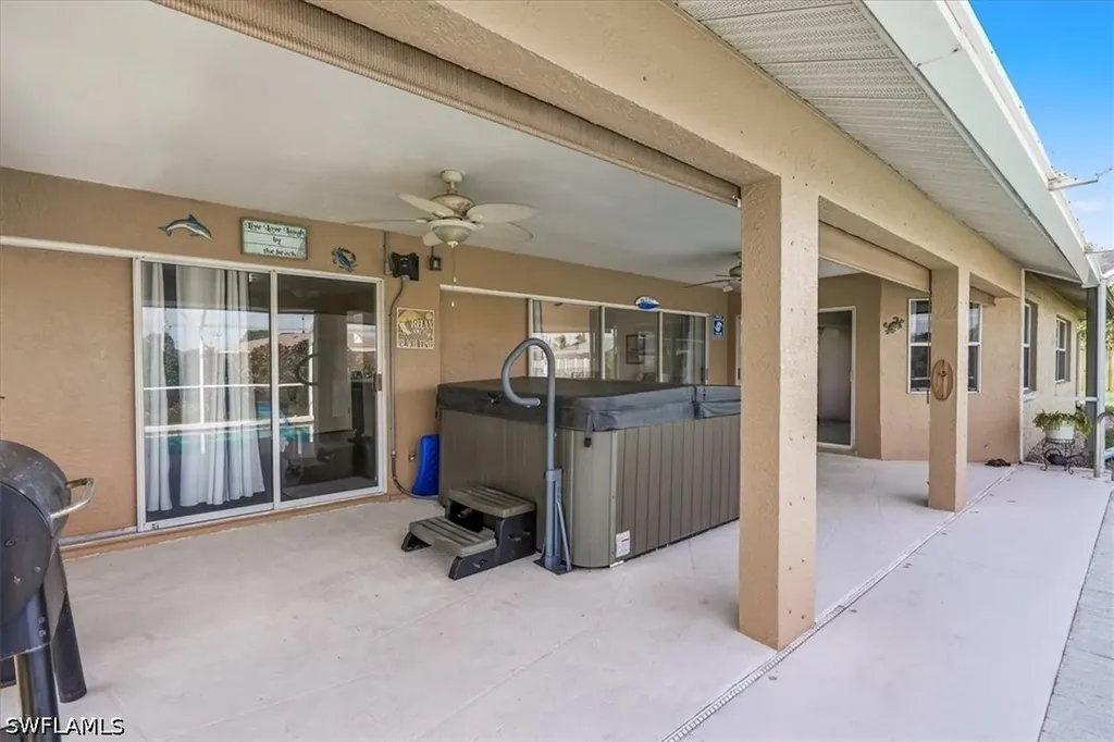 1702 SE 11th Avenue Cape Coral FL 33990