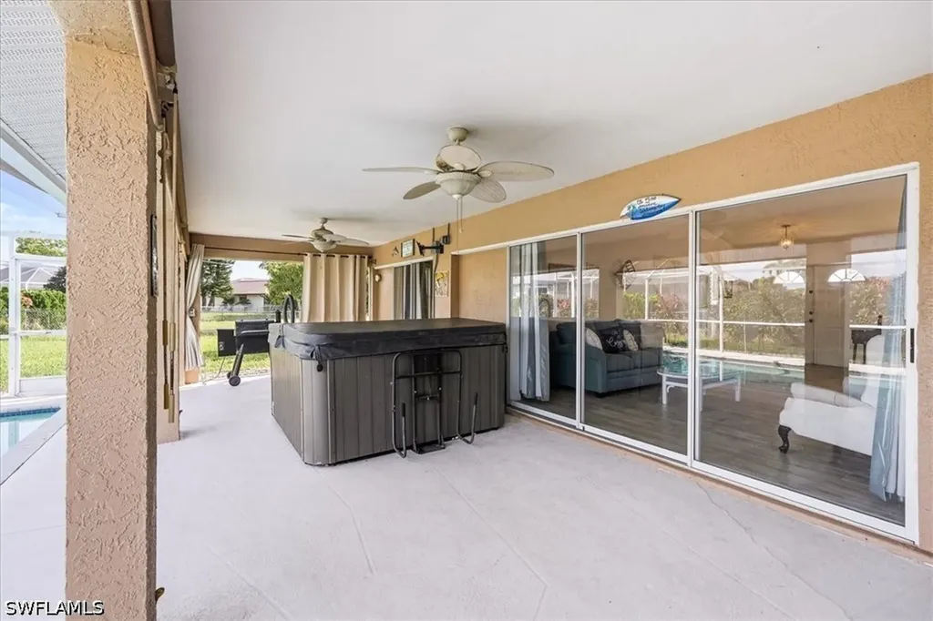 1702 SE 11th Avenue Cape Coral FL 33990