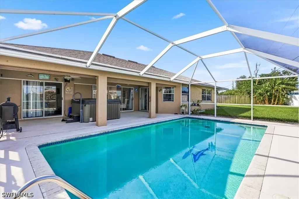 1702 SE 11th Avenue Cape Coral FL 33990