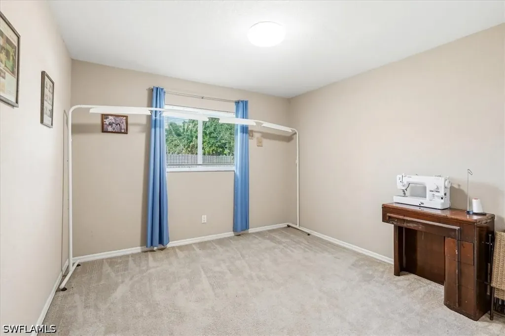 1702 SE 11th Avenue Cape Coral FL 33990