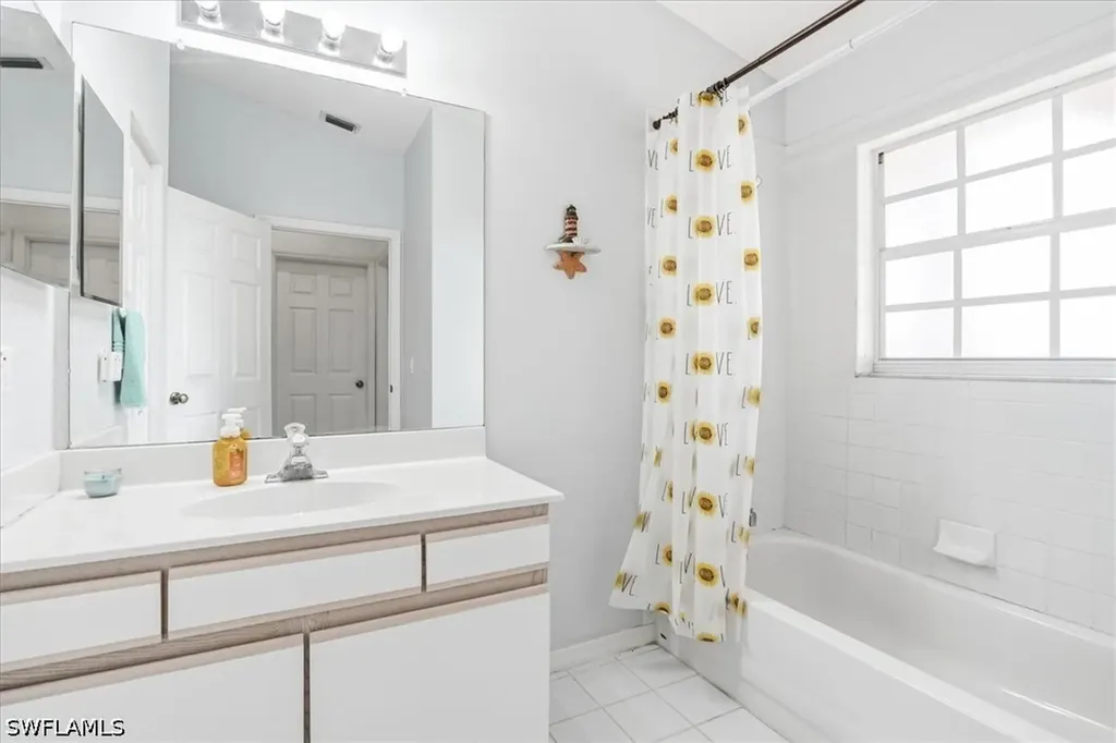 1702 SE 11th Avenue Cape Coral FL 33990
