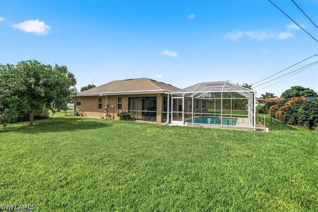 1702 SE 11th Avenue Cape Coral FL 33990