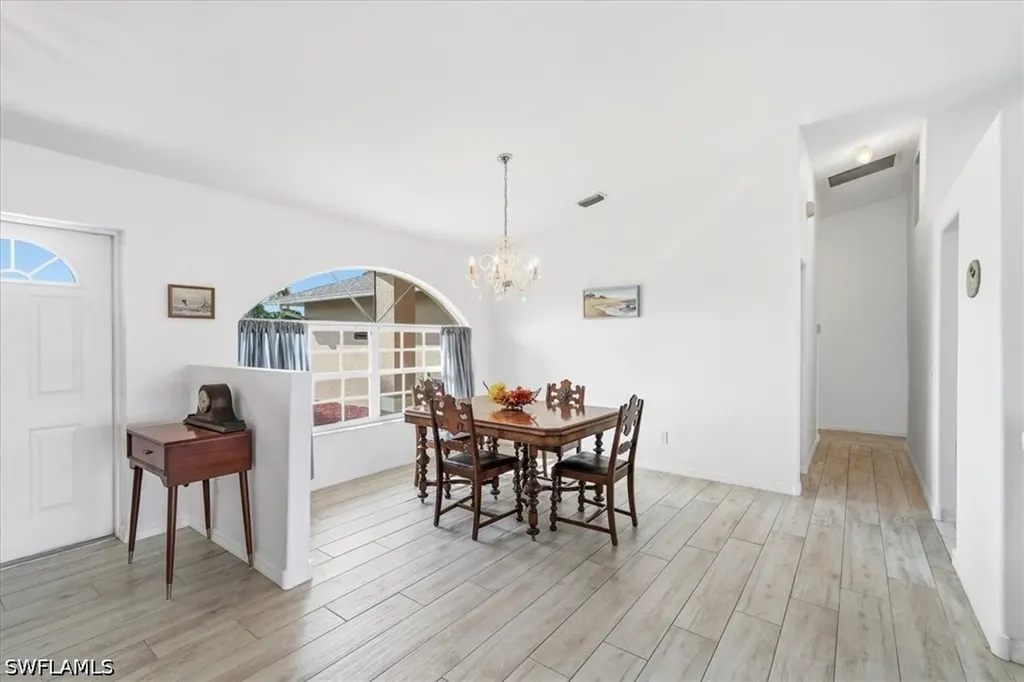 1702 SE 11th Avenue Cape Coral FL 33990