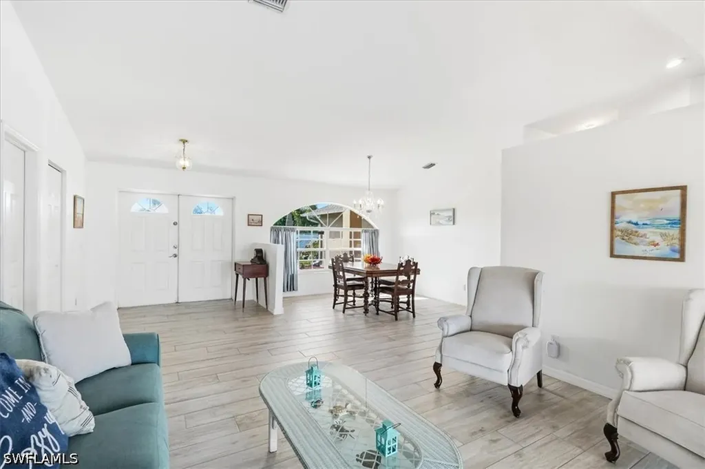 1702 SE 11th Avenue Cape Coral FL 33990
