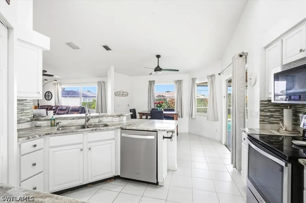 1702 SE 11th Avenue Cape Coral FL 33990