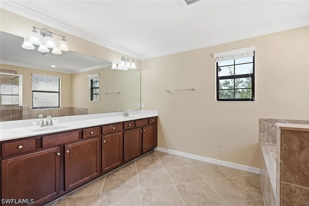 4381 Madagascar Palm Way Naples FL 34119
