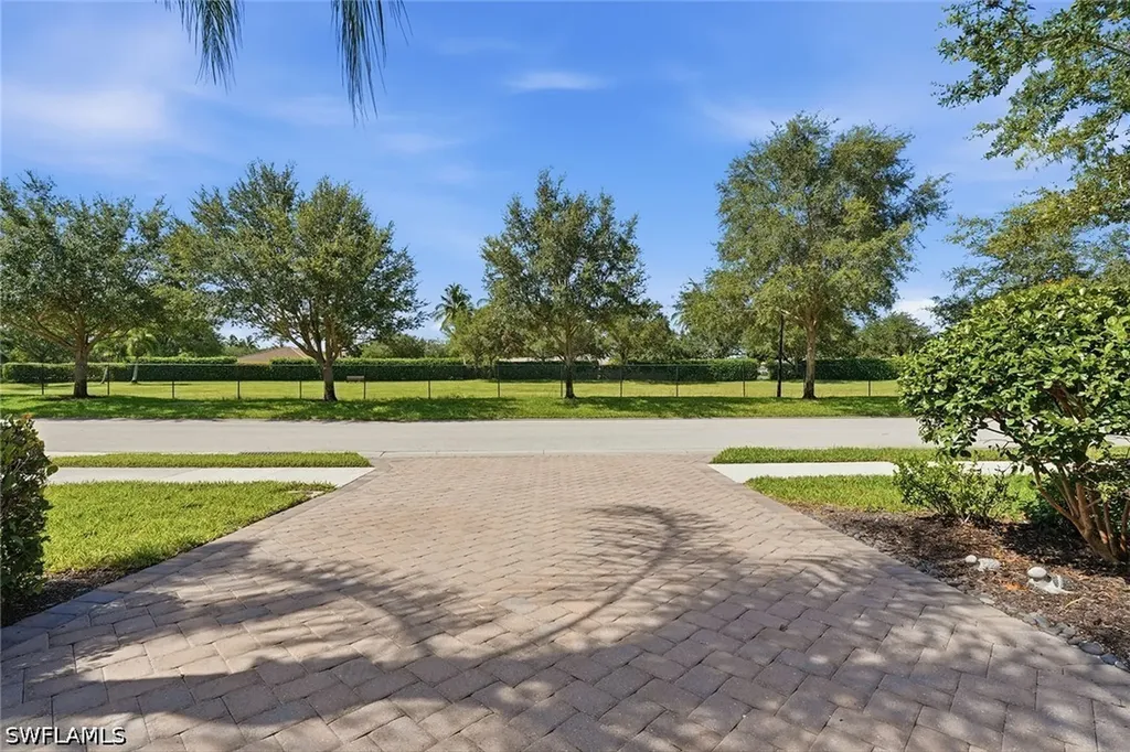 4381 Madagascar Palm Way Naples FL 34119