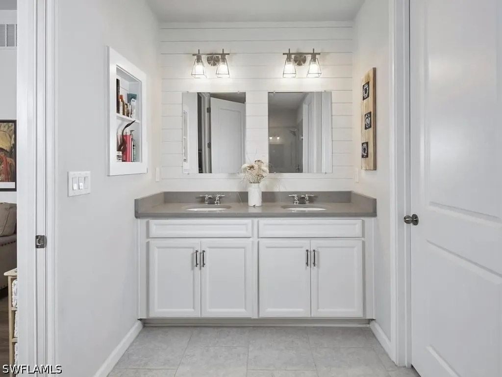 4601 Arboretum Circle Naples FL 34112