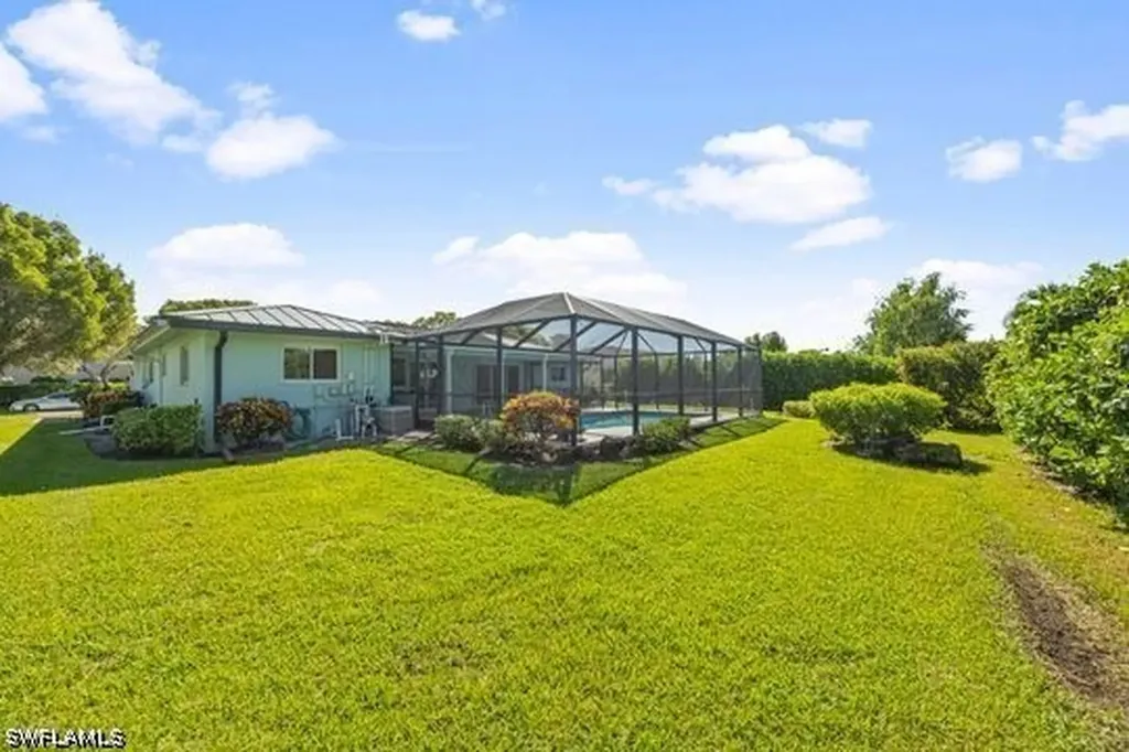 9757 Berkshire Street Naples FL 34109