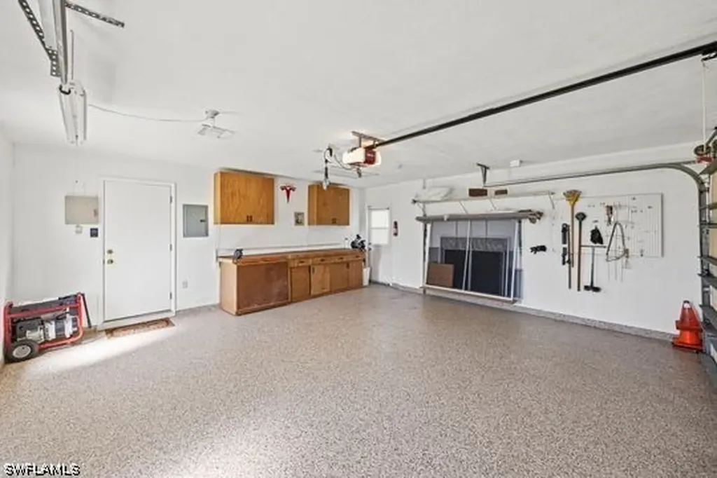 9757 Berkshire Street Naples FL 34109