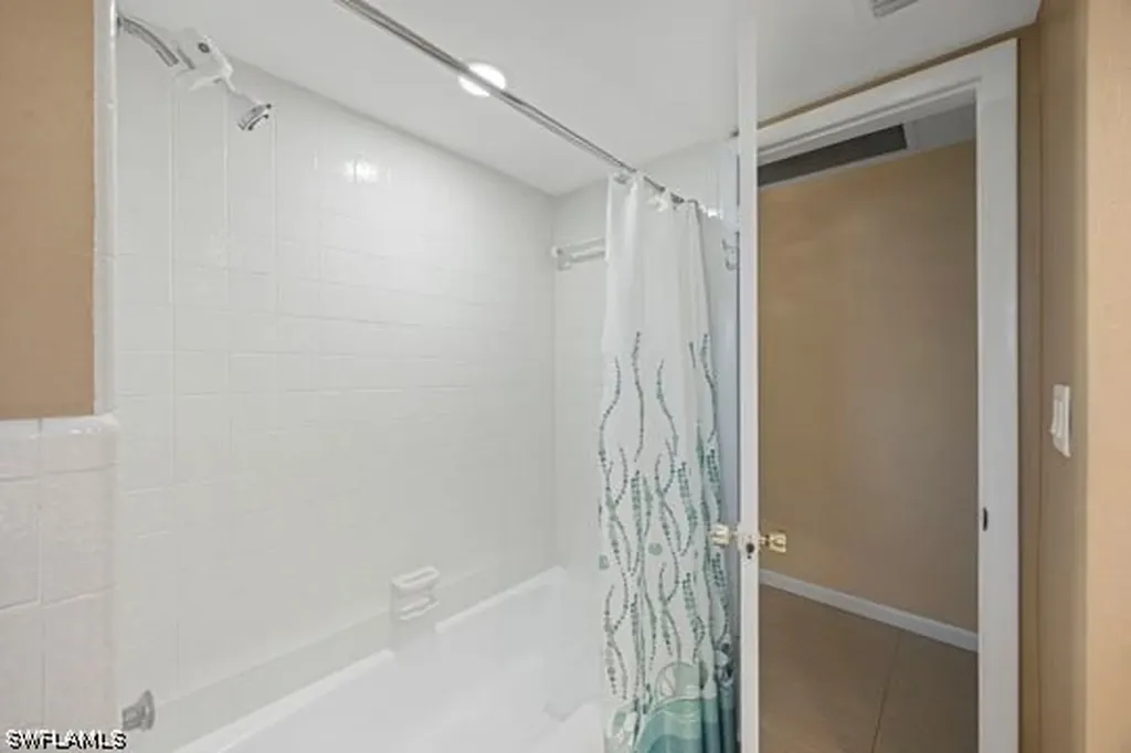 9757 Berkshire Street Naples FL 34109