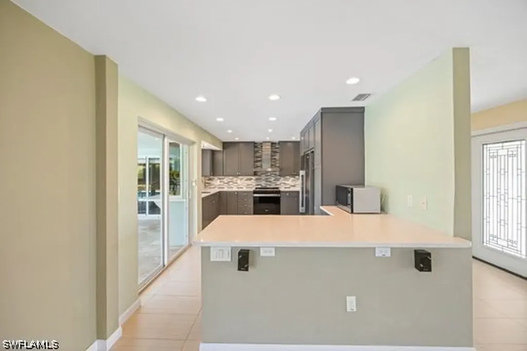 9757 Berkshire Street Naples FL 34109
