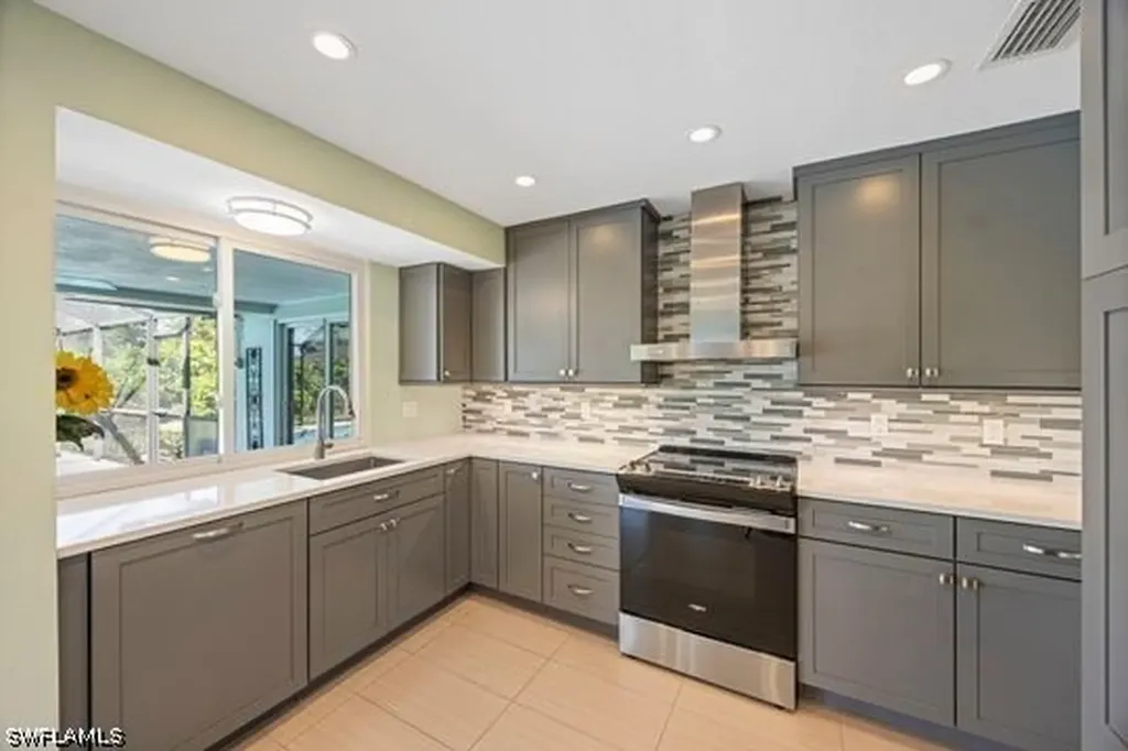 9757 Berkshire Street Naples FL 34109