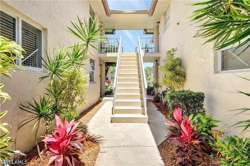 1549 Sandpiper Street Naples FL 34102