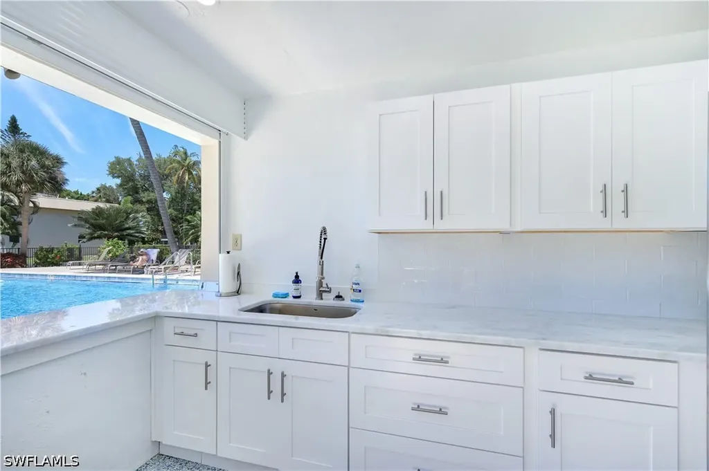 1549 Sandpiper Street Naples FL 34102