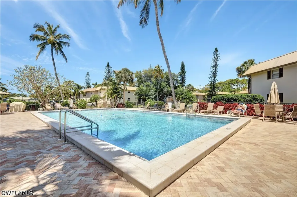 1549 Sandpiper Street Naples FL 34102