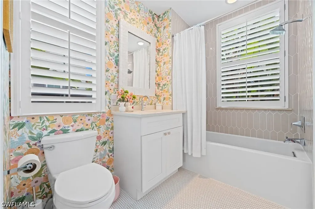 142 Colonade Circle Naples FL 34103